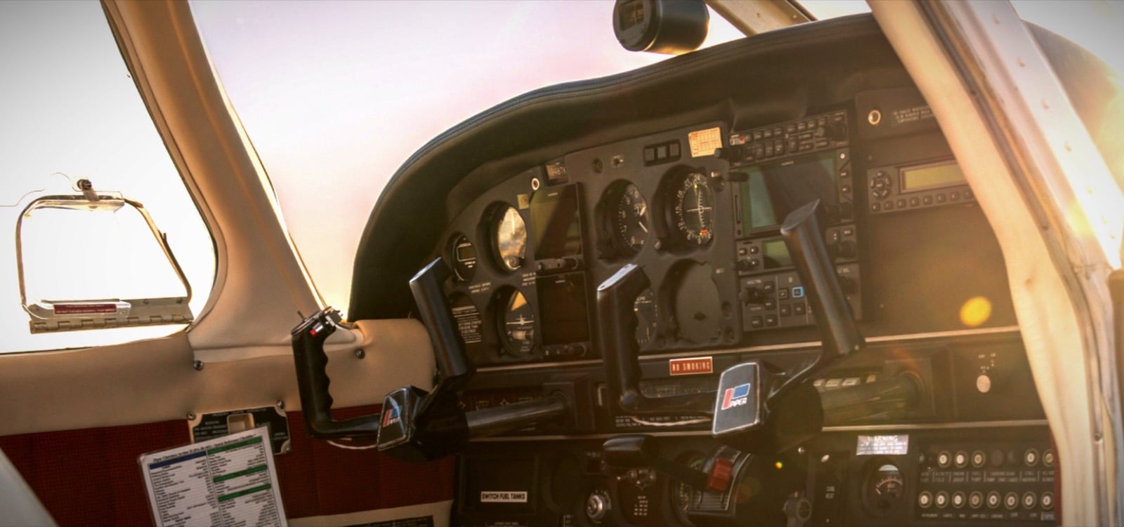 Piper Archer II cockpit